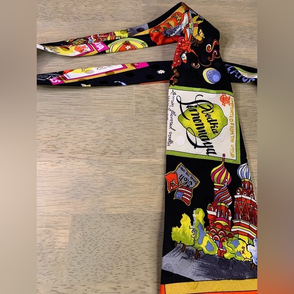 1990 Nicole Miller Silk Necktie Black Advertising Bottles of Russian‎ Vodka - Picture 6 of 6